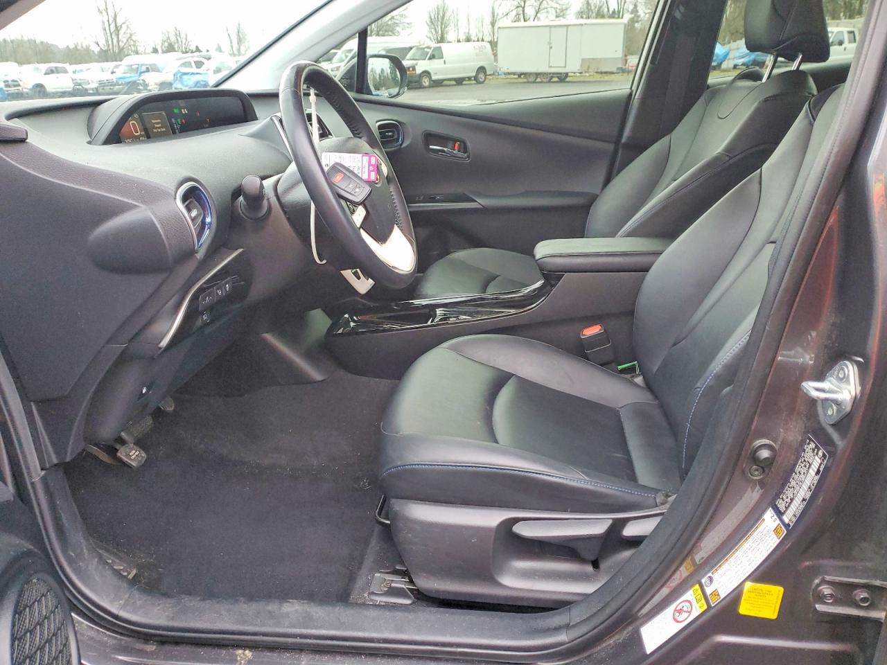 2018 TOYOTA PRIUS photo 7