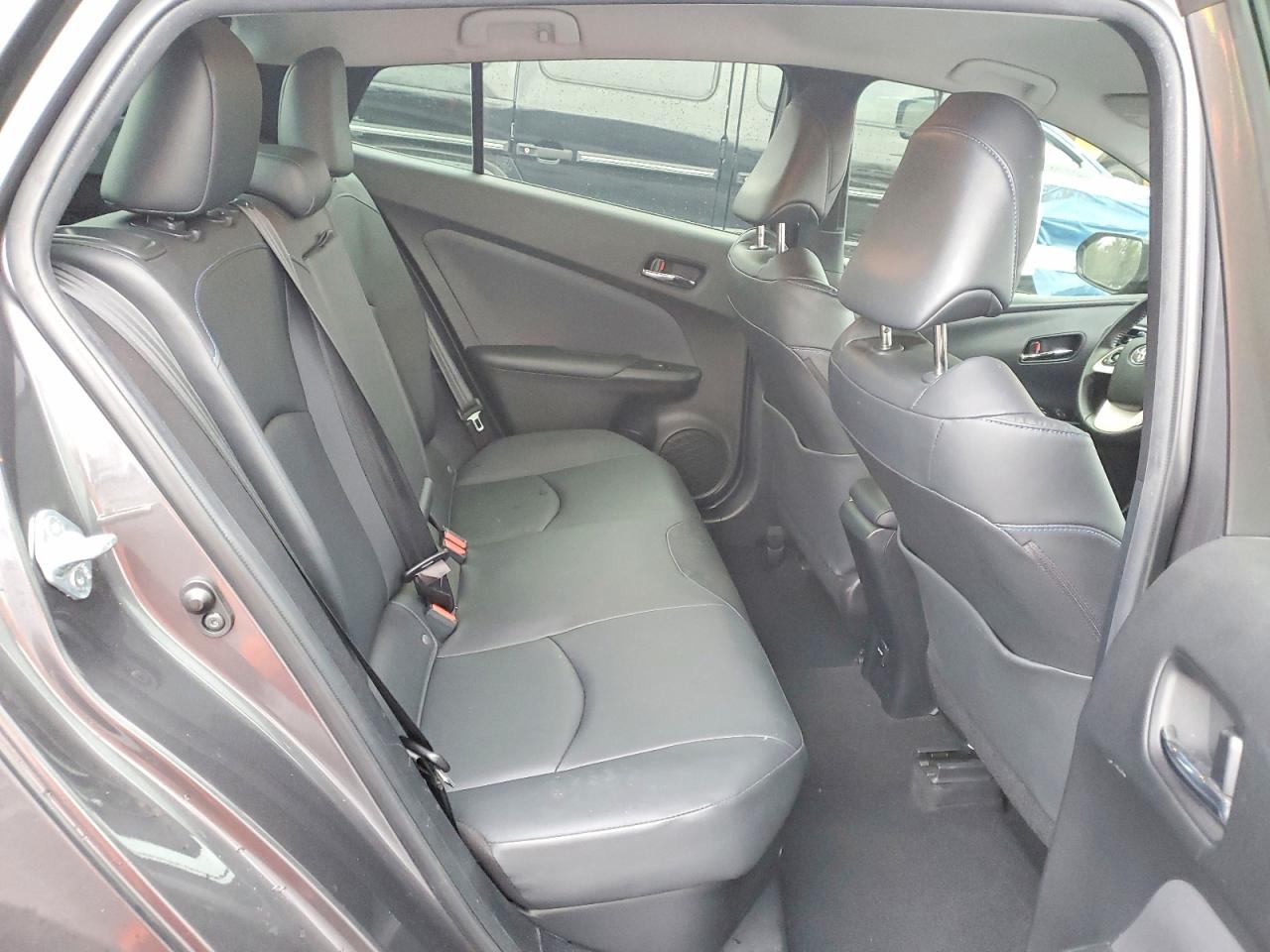2018 TOYOTA PRIUS photo 10