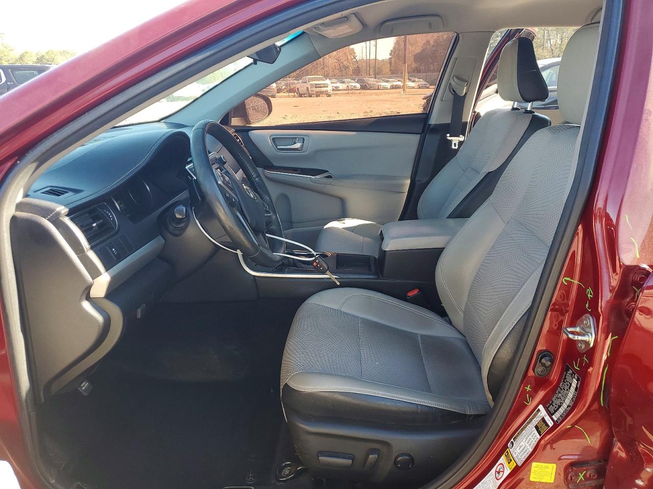2017 TOYOTA CAMRY LE photo 7