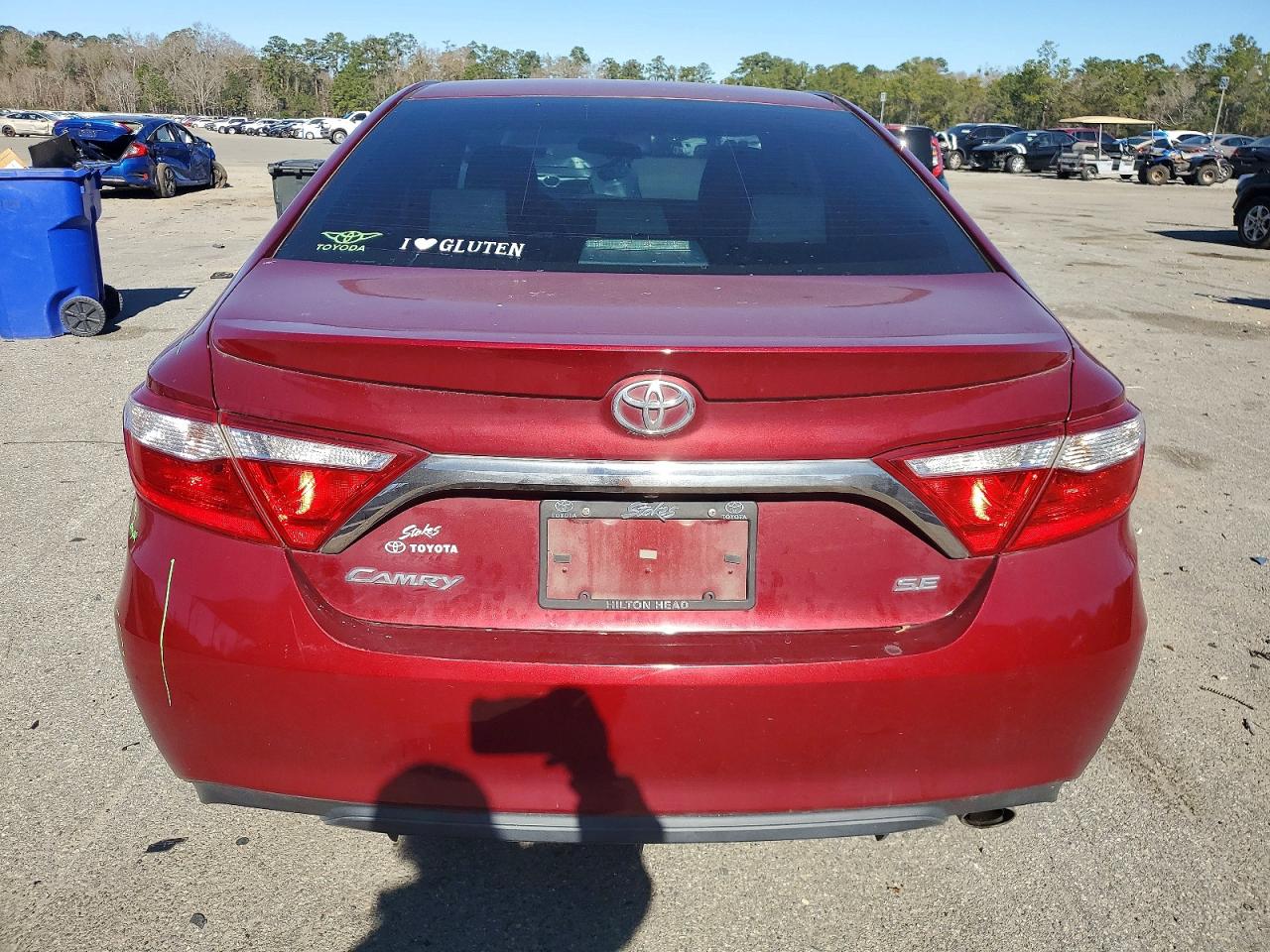 2017 TOYOTA CAMRY LE photo 6