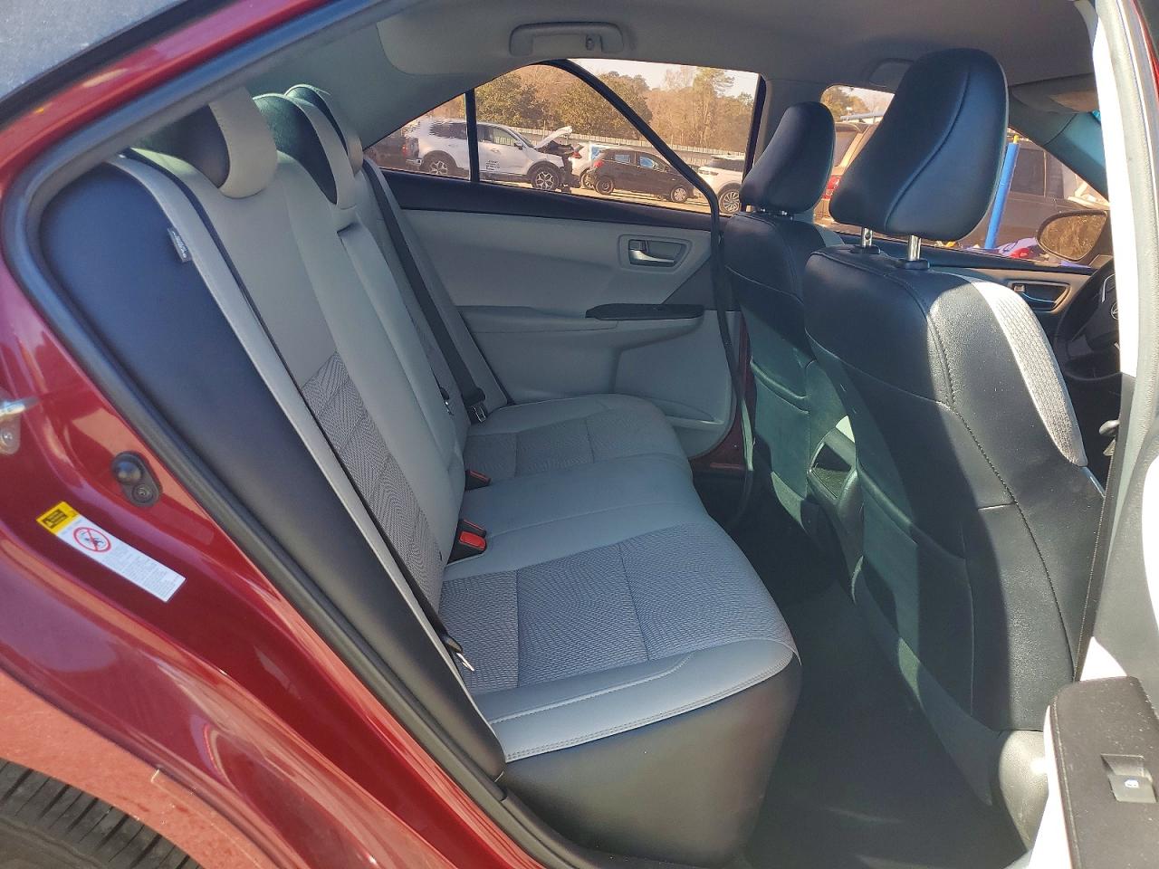 2017 TOYOTA CAMRY LE photo 10
