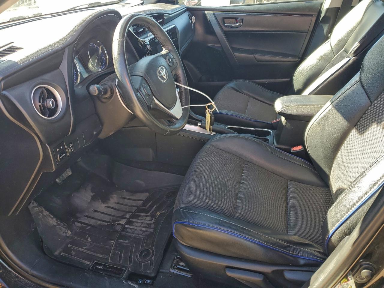2018 TOYOTA COROLLA L photo 13