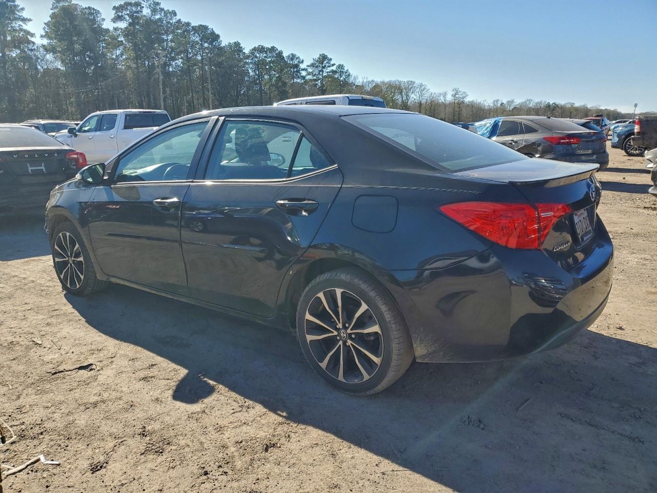 2018 TOYOTA COROLLA L photo 3
