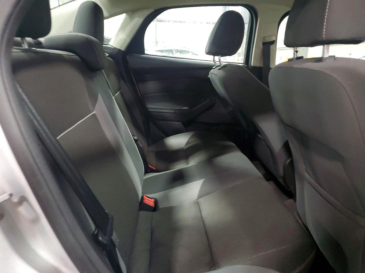 2014 FORD FOCUS SE photo 10