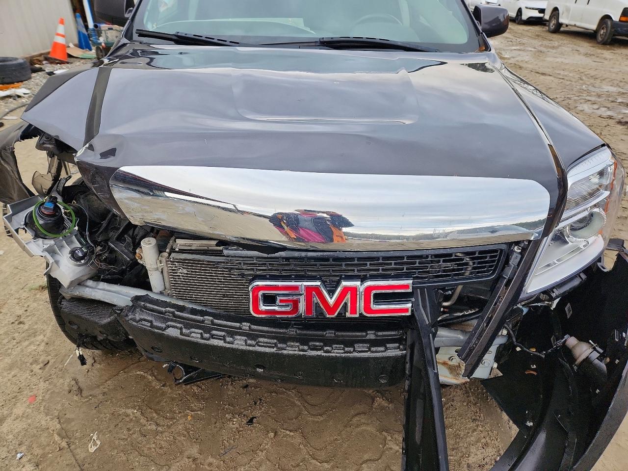 2015 GMC TERRAIN SLE photo 23