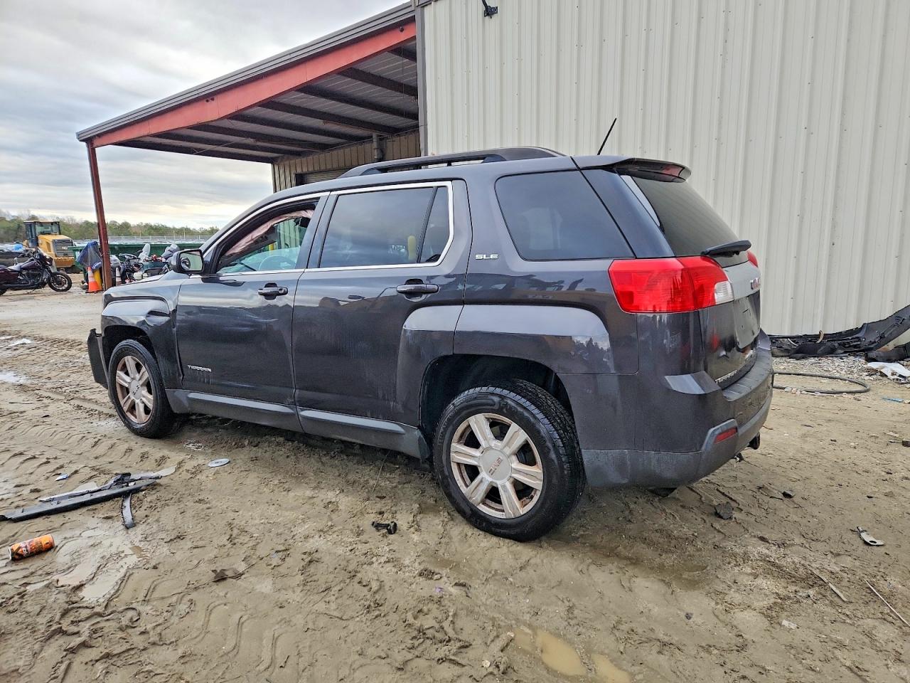 2015 GMC TERRAIN SLE photo 3