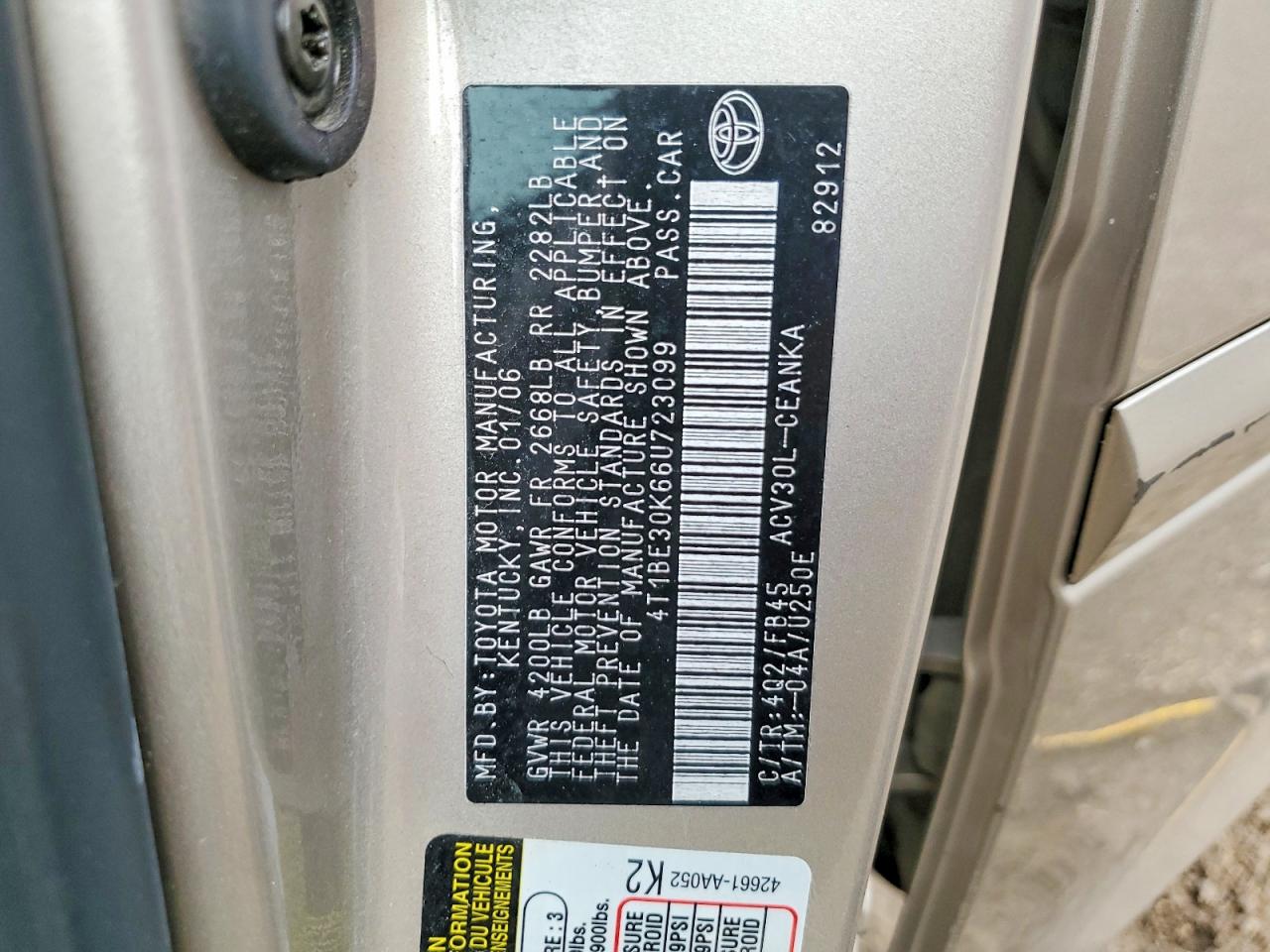 2006 TOYOTA CAMRY LE photo 12