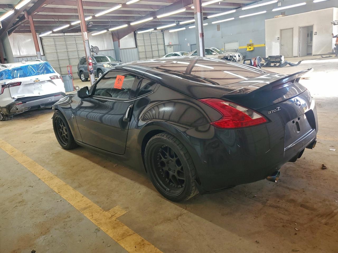 2016 NISSAN 370Z BASE photo 2