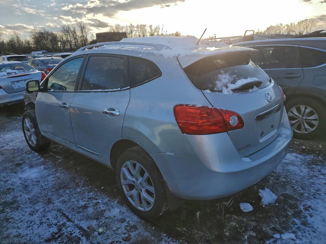 2013 NISSAN ROGUE S photo 2