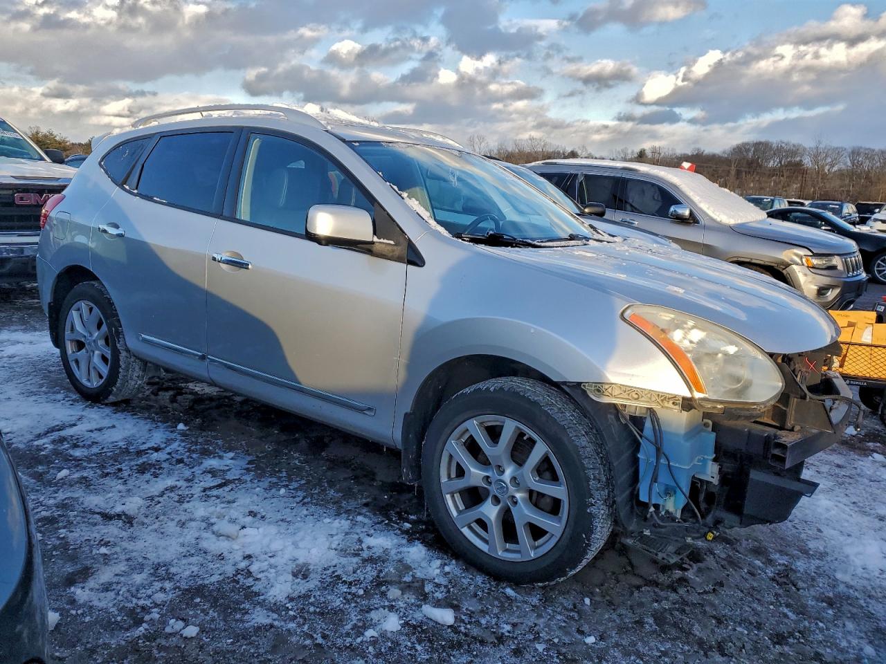 2013 NISSAN ROGUE S photo 4