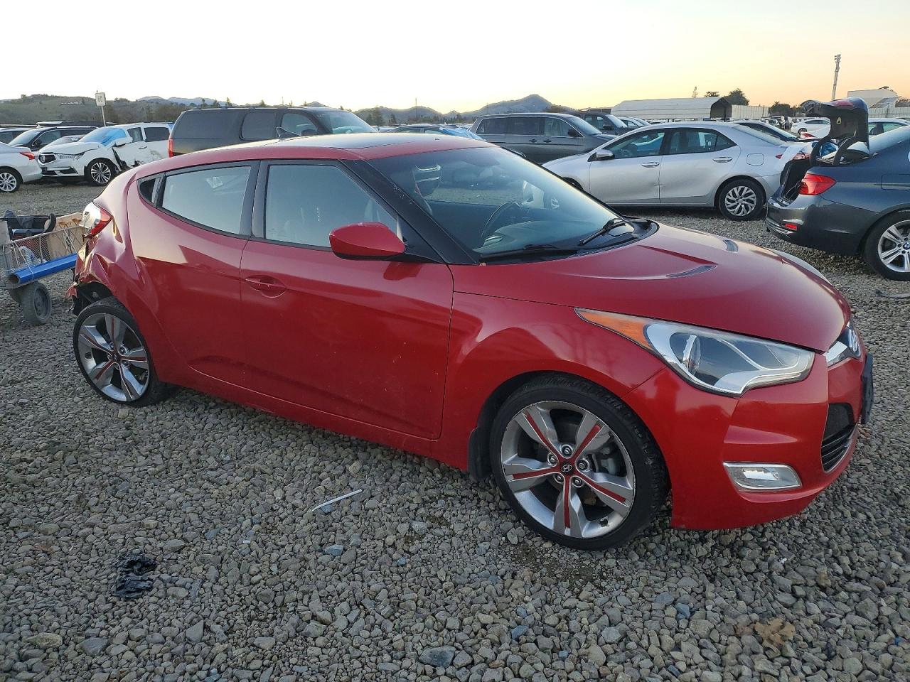 2015 HYUNDAI VELOSTER photo 4