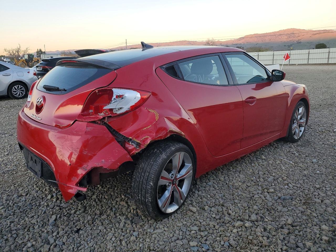 2015 HYUNDAI VELOSTER photo 3