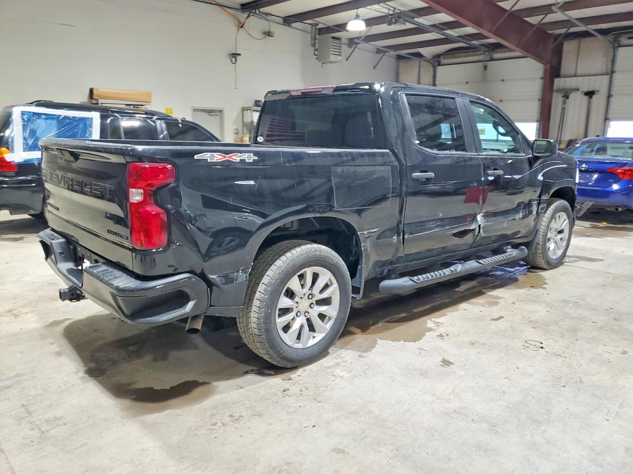 2021 CHEVROLET SILVERADO K1500 CUSTOM photo 3