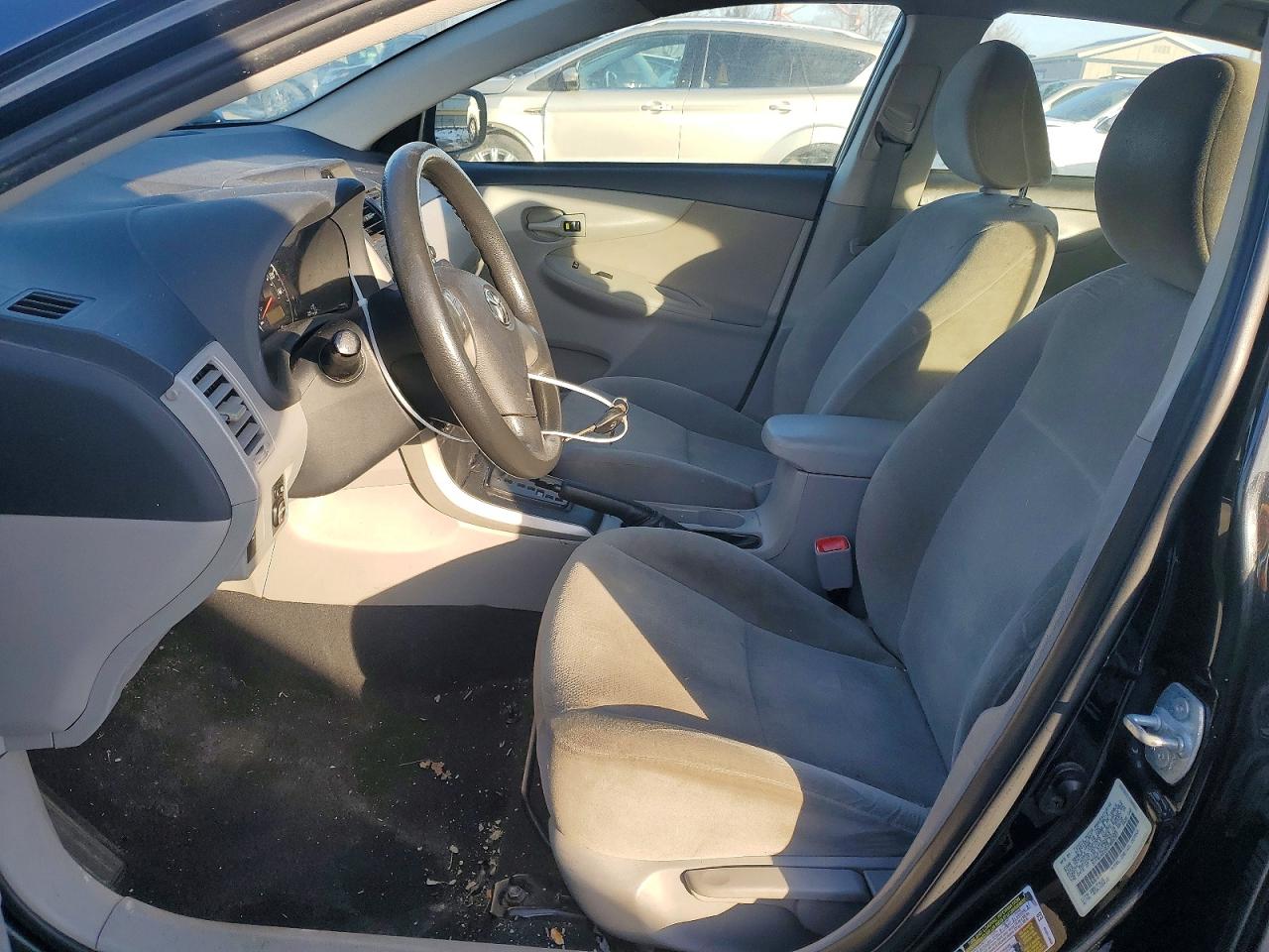 2012 TOYOTA COROLLA BASE photo 7