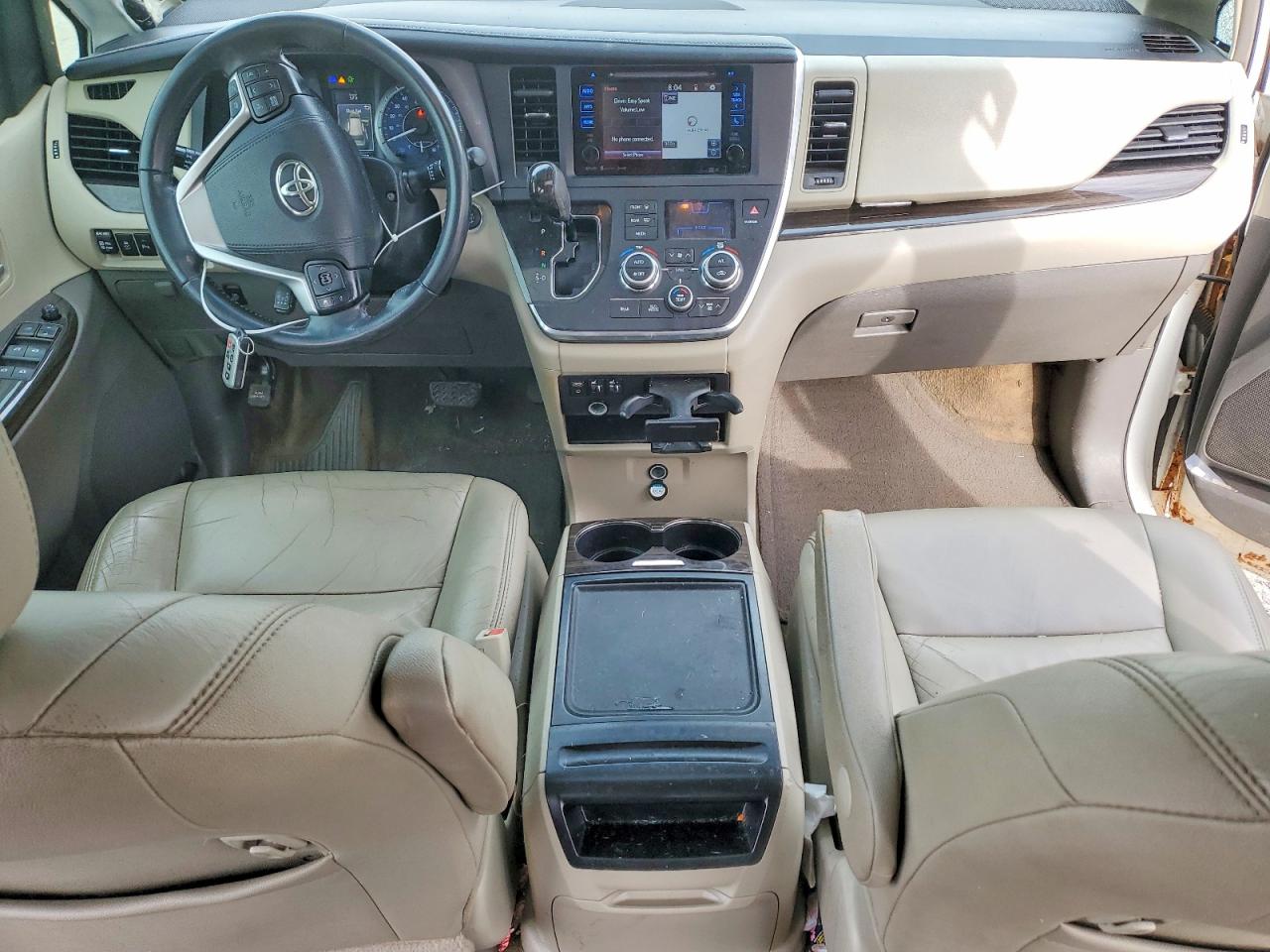 2016 TOYOTA SIENNA XLE photo 8
