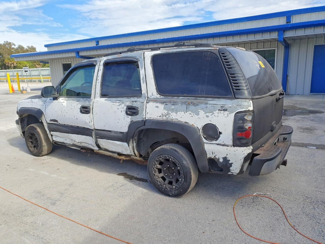 2003 CHEVROLET TAHOE K1500 photo 2