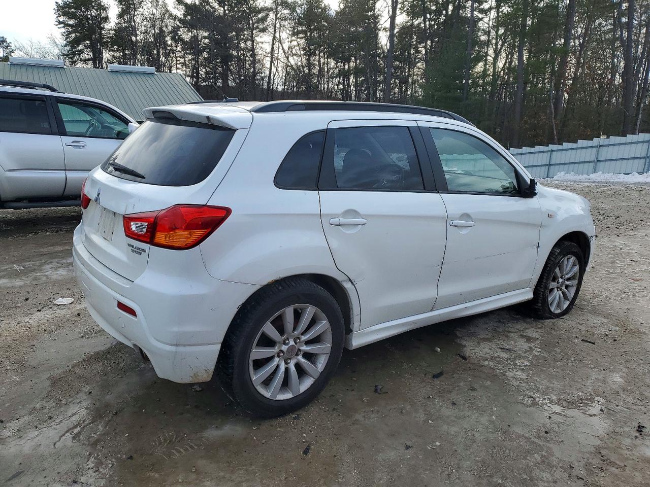 2011 MITSUBISHI OUTLANDER SPORT SE photo 3