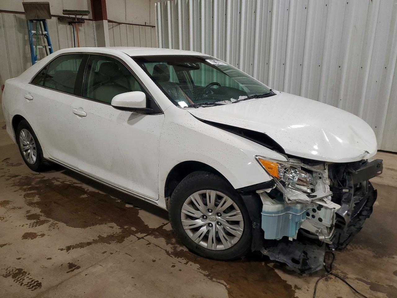 2013 TOYOTA CAMRY L photo 10
