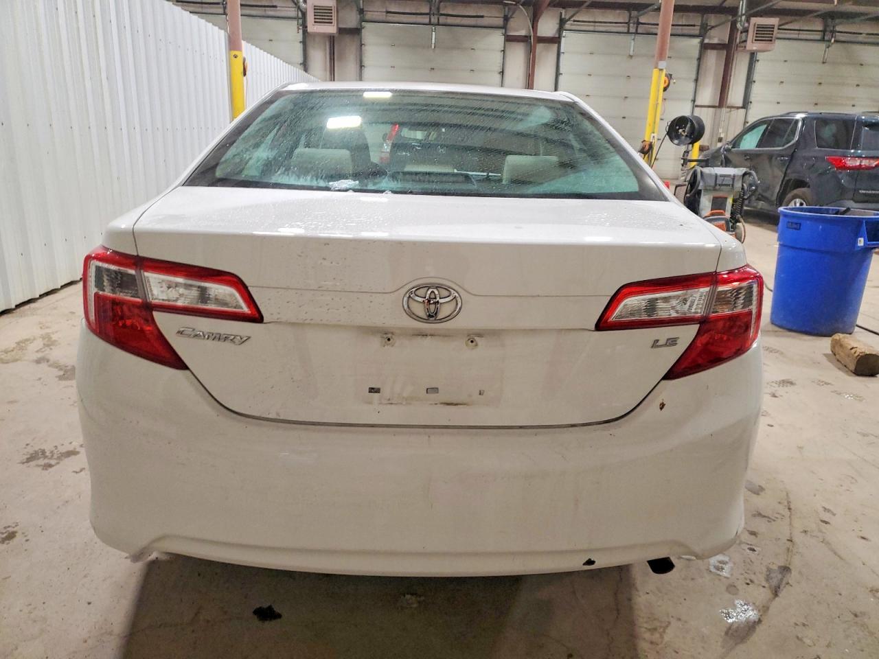 2013 TOYOTA CAMRY L photo 16