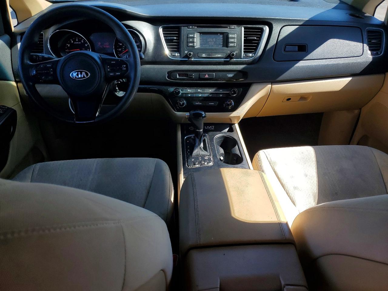 2016 KIA SEDONA LX photo 8