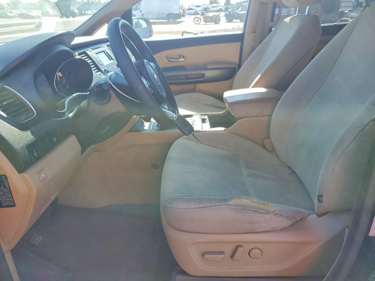 2016 KIA SEDONA LX photo 7