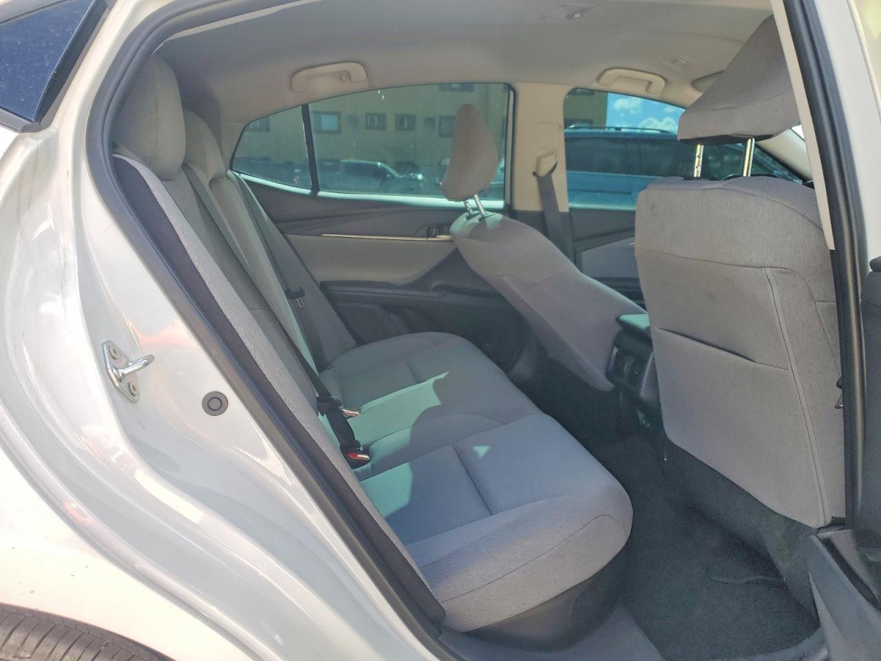 2025 TOYOTA CAMRY LE photo 10