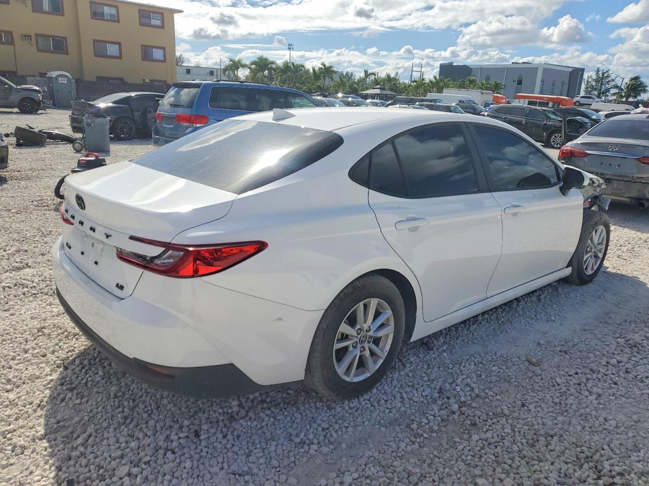 2025 TOYOTA CAMRY LE photo 3