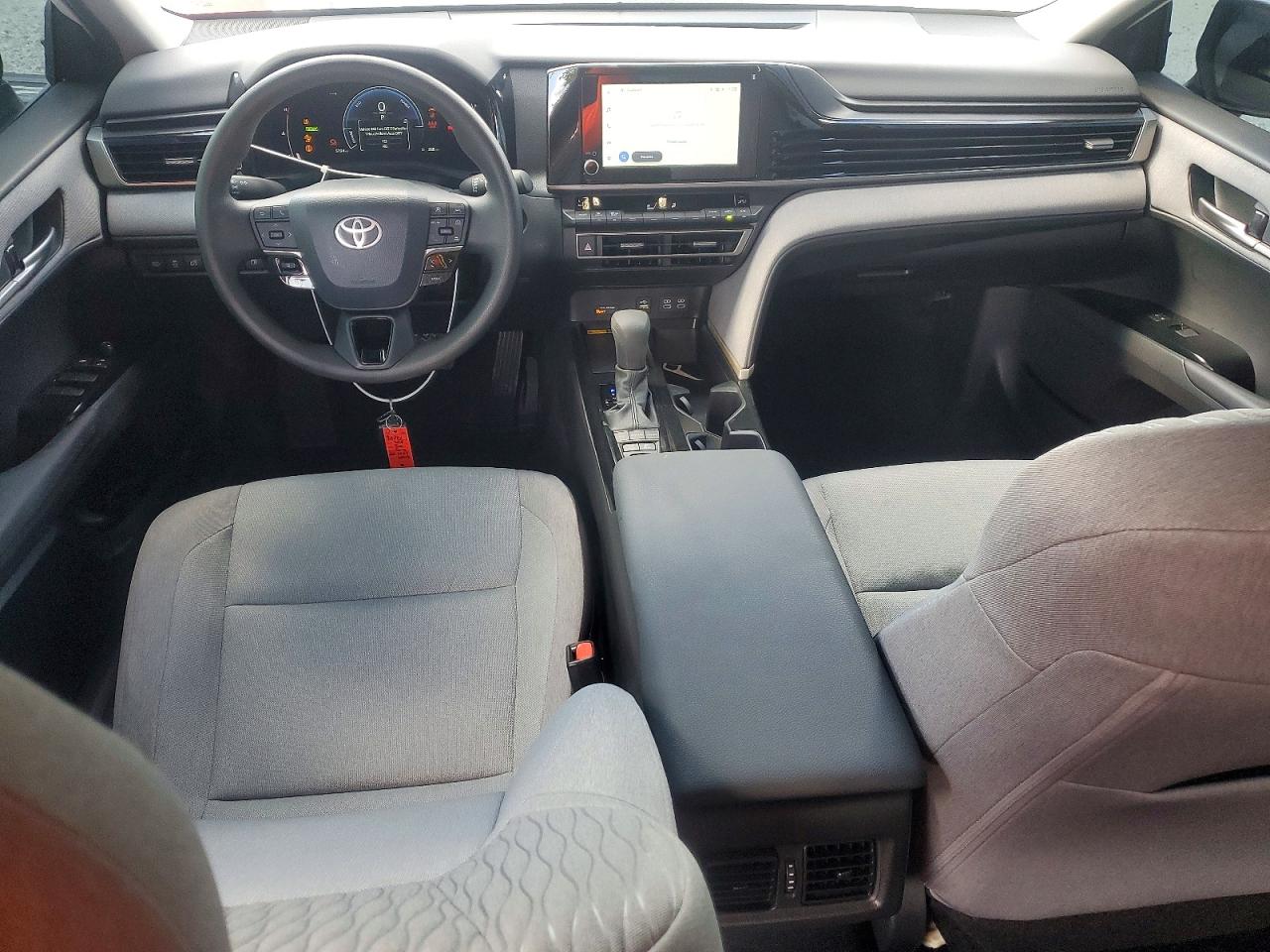 2025 TOYOTA CAMRY LE photo 8