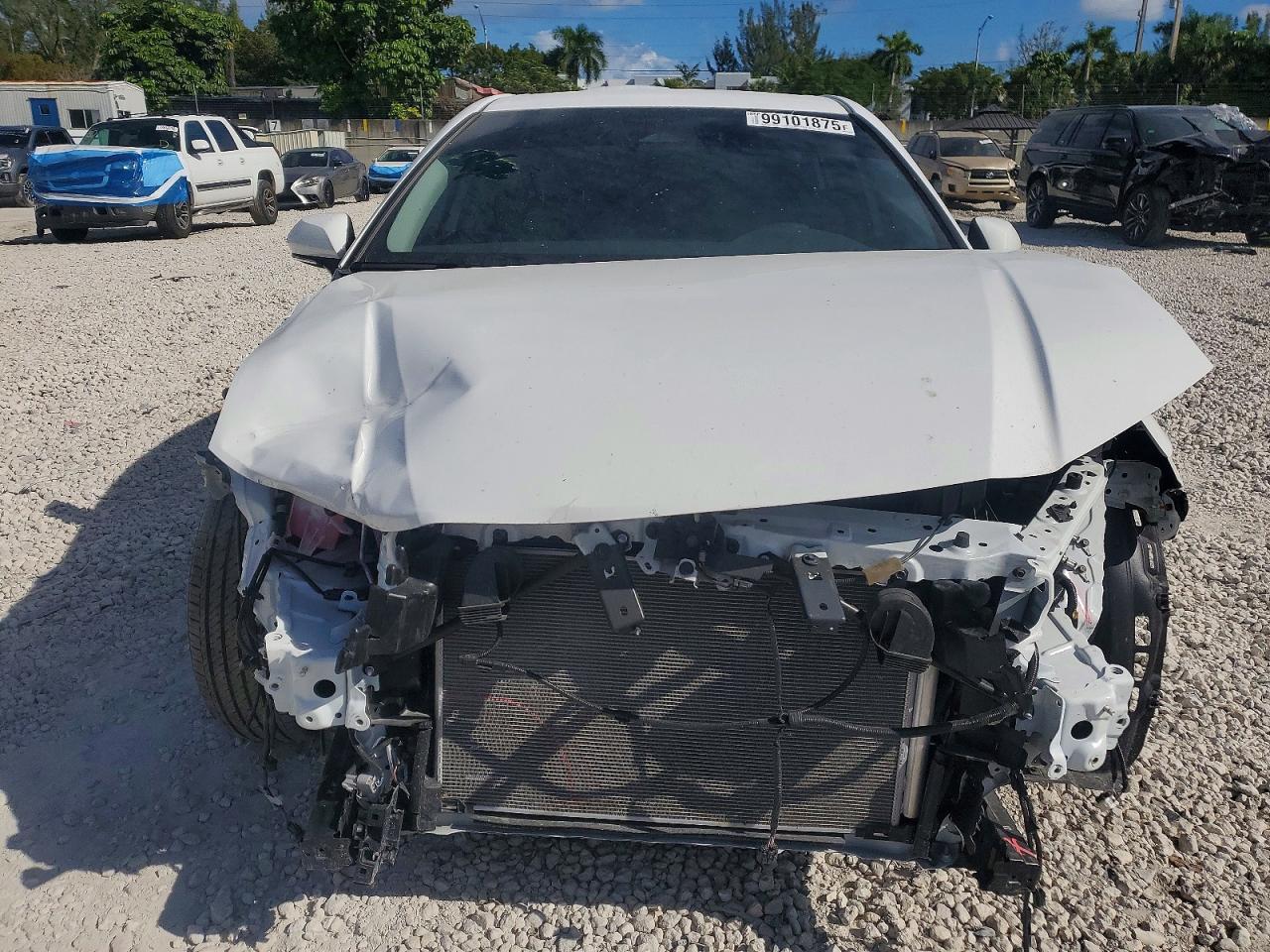 2025 TOYOTA CAMRY LE photo 5