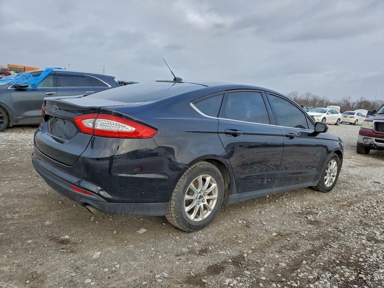 2016 FORD FUSION S photo 3