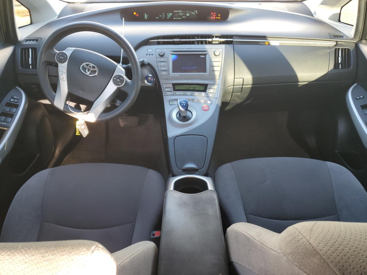 2014 TOYOTA PRIUS photo 8