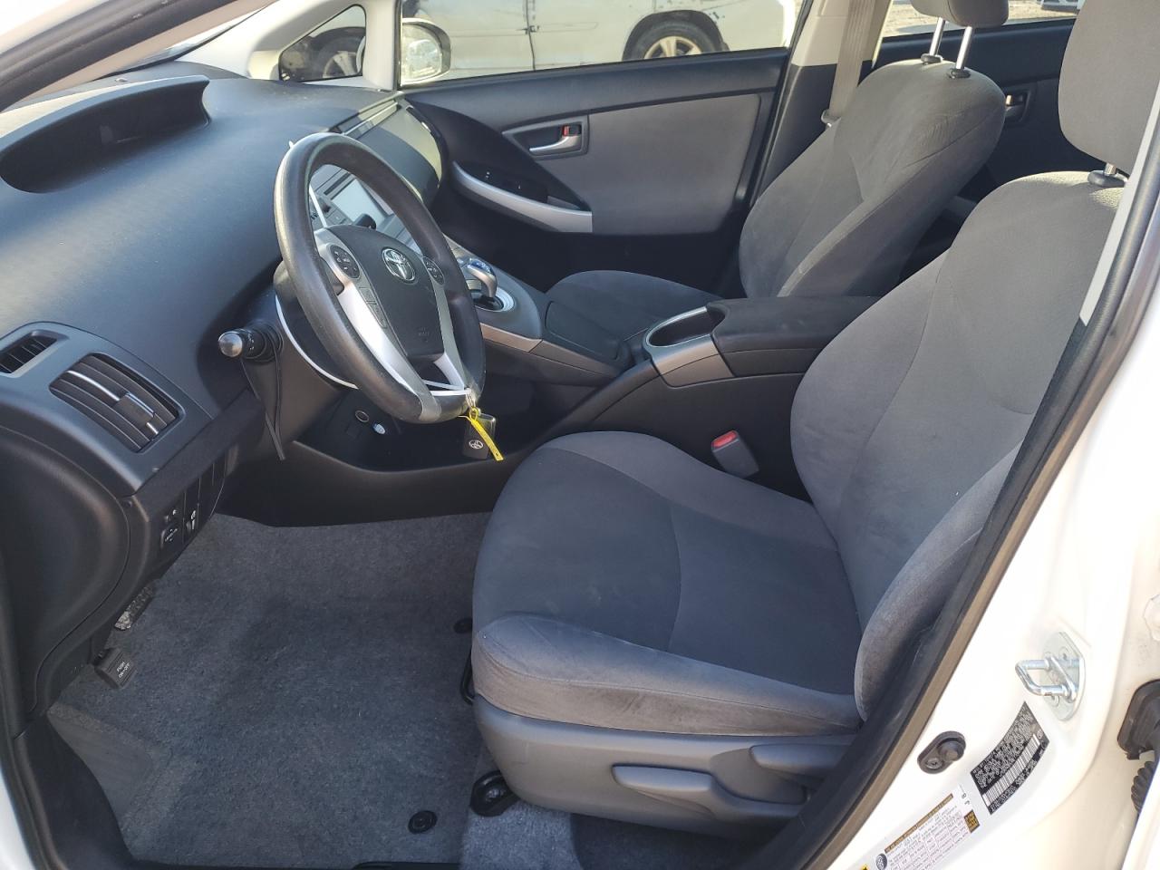 2014 TOYOTA PRIUS photo 7