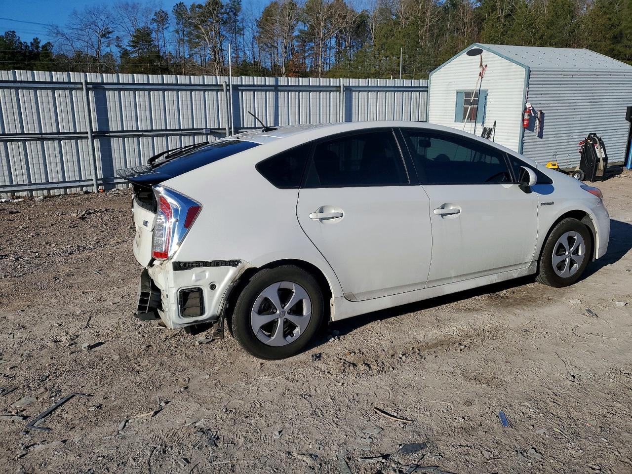 2014 TOYOTA PRIUS photo 3