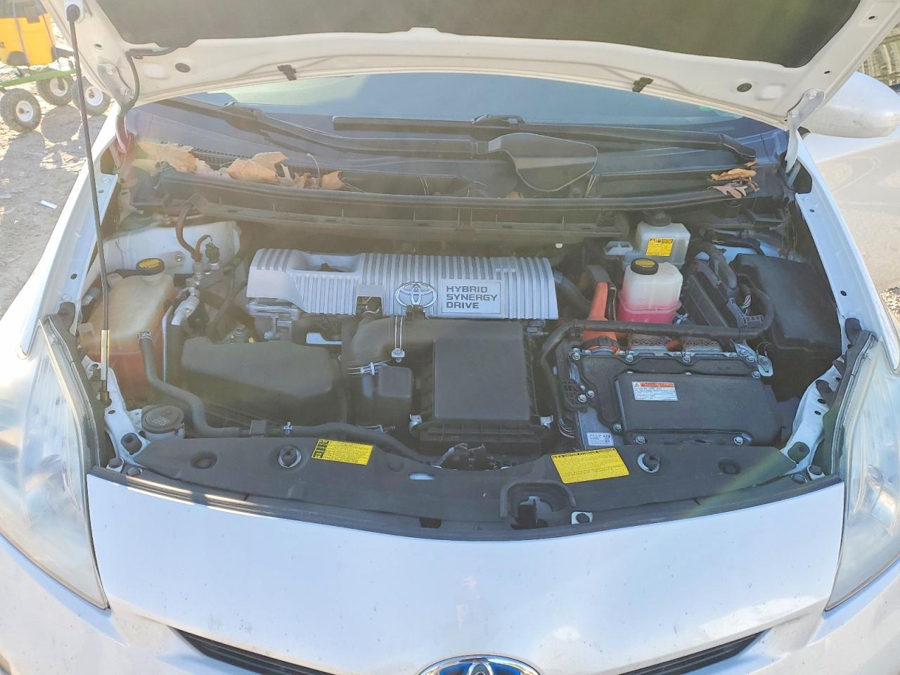 2014 TOYOTA PRIUS photo 11