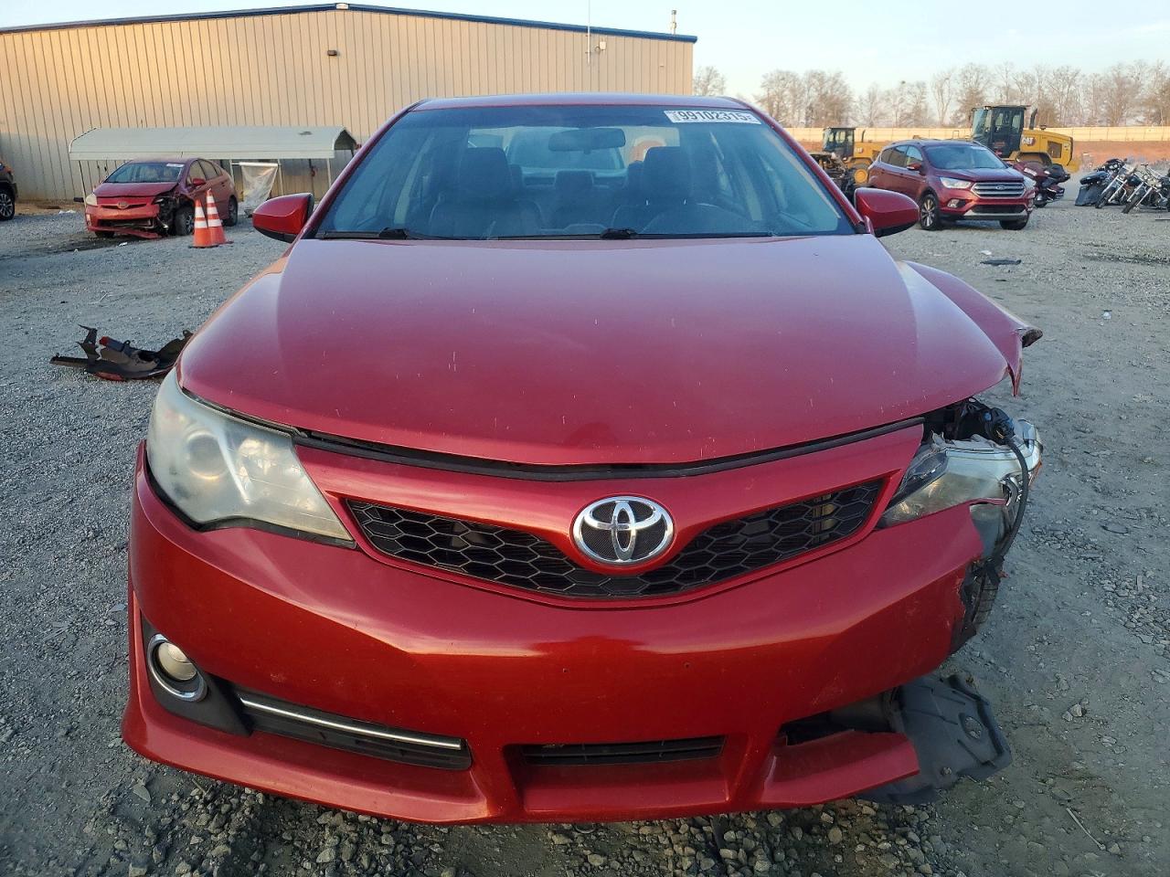 2013 TOYOTA CAMRY L photo 5