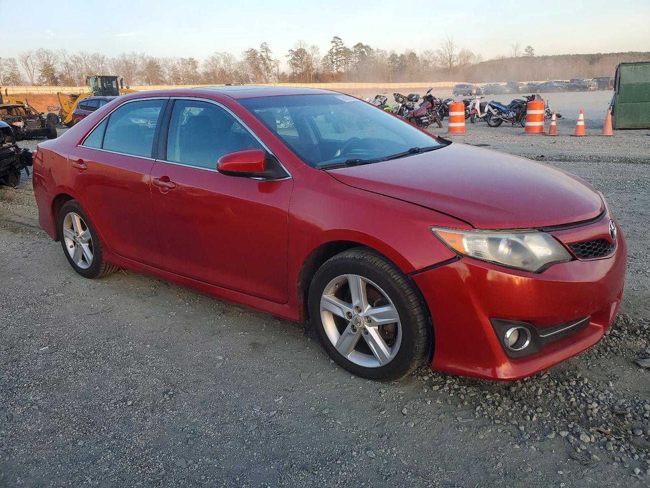 2013 TOYOTA CAMRY L photo 4