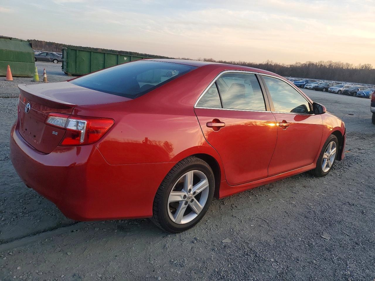 2013 TOYOTA CAMRY L photo 3
