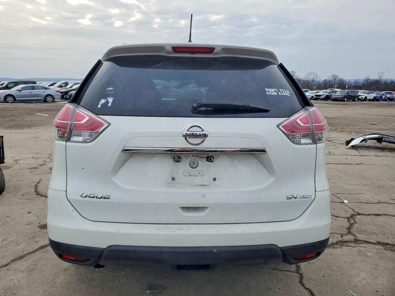 2016 NISSAN ROGUE S photo 6