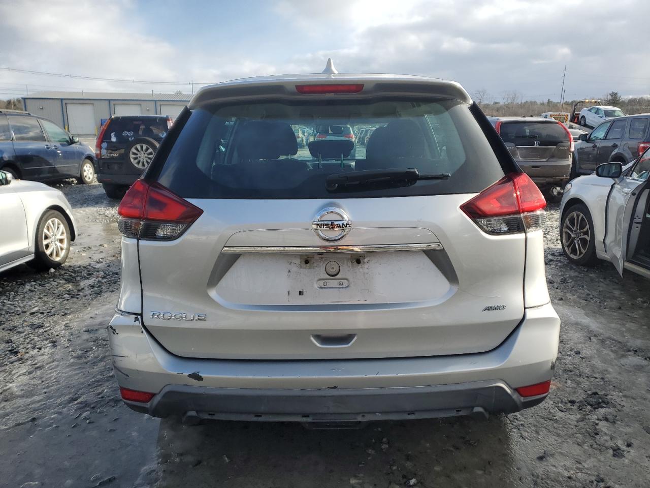 2018 NISSAN ROGUE S photo 6