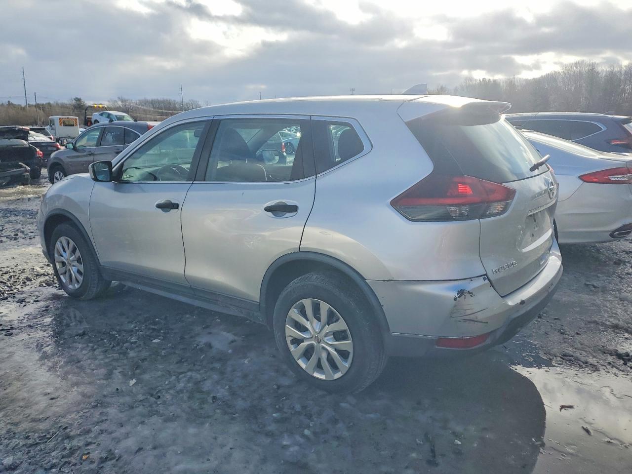 2018 NISSAN ROGUE S photo 2