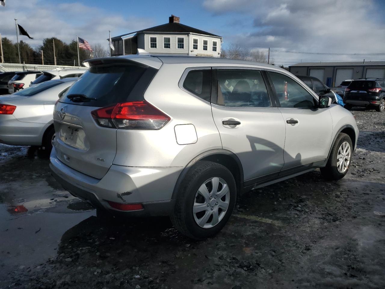2018 NISSAN ROGUE S photo 3