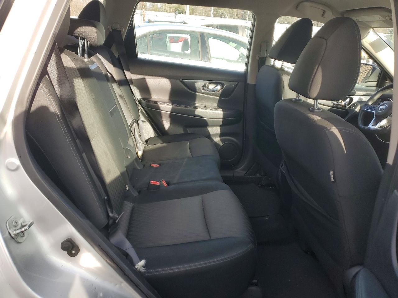 2018 NISSAN ROGUE S photo 11