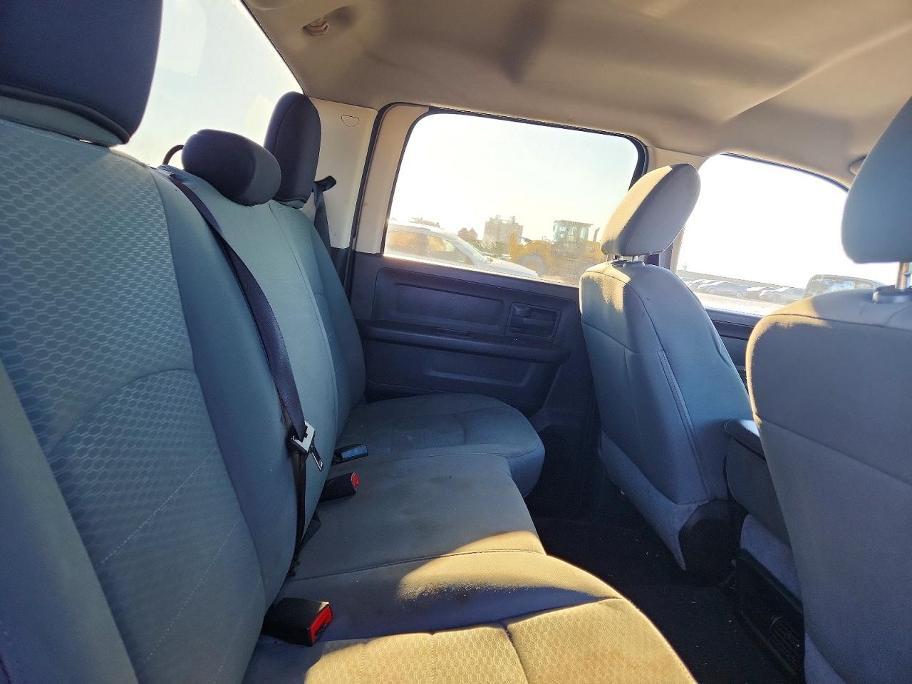 2016 RAM 1500 ST photo 10