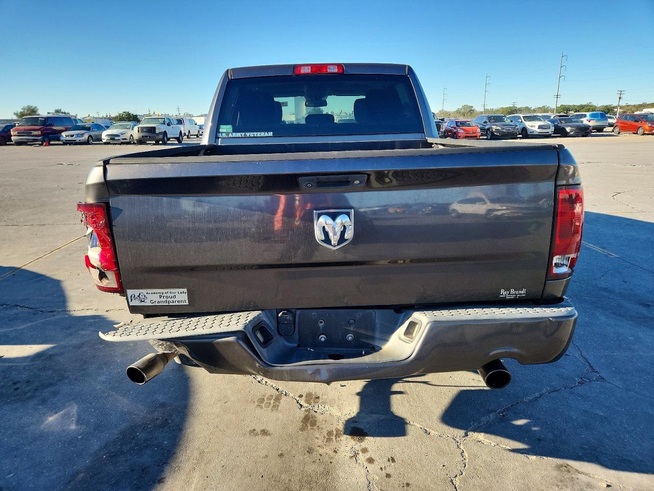 2016 RAM 1500 ST photo 6