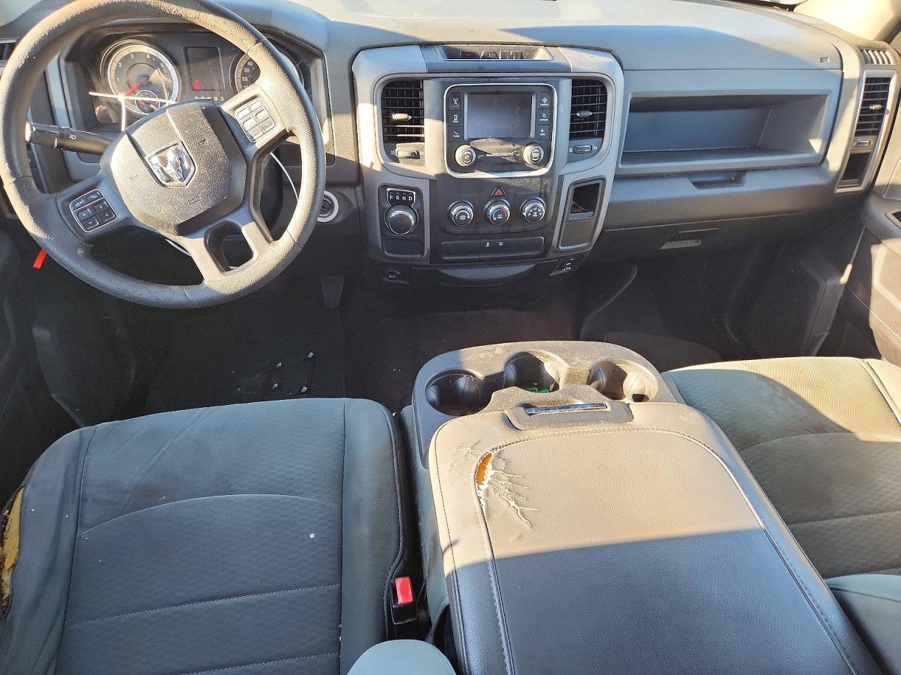 2016 RAM 1500 ST photo 8