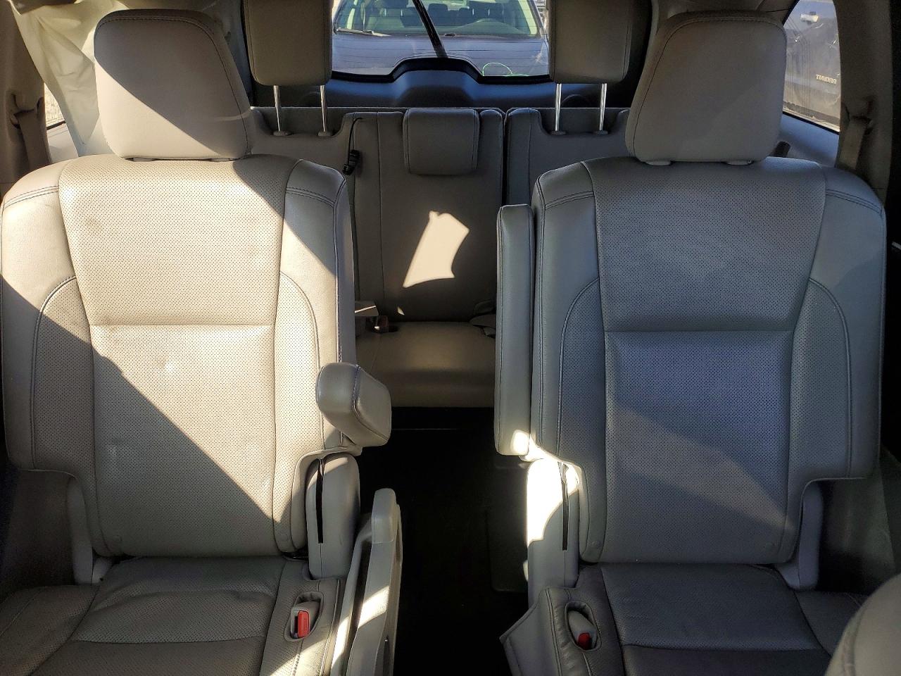 2014 TOYOTA HIGHLANDER LIMITED photo 10