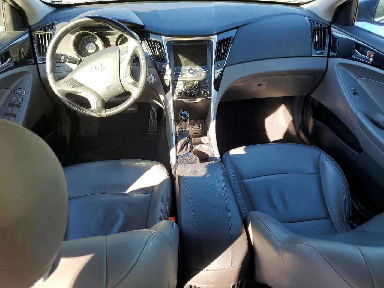2012 HYUNDAI SONATA SE photo 8