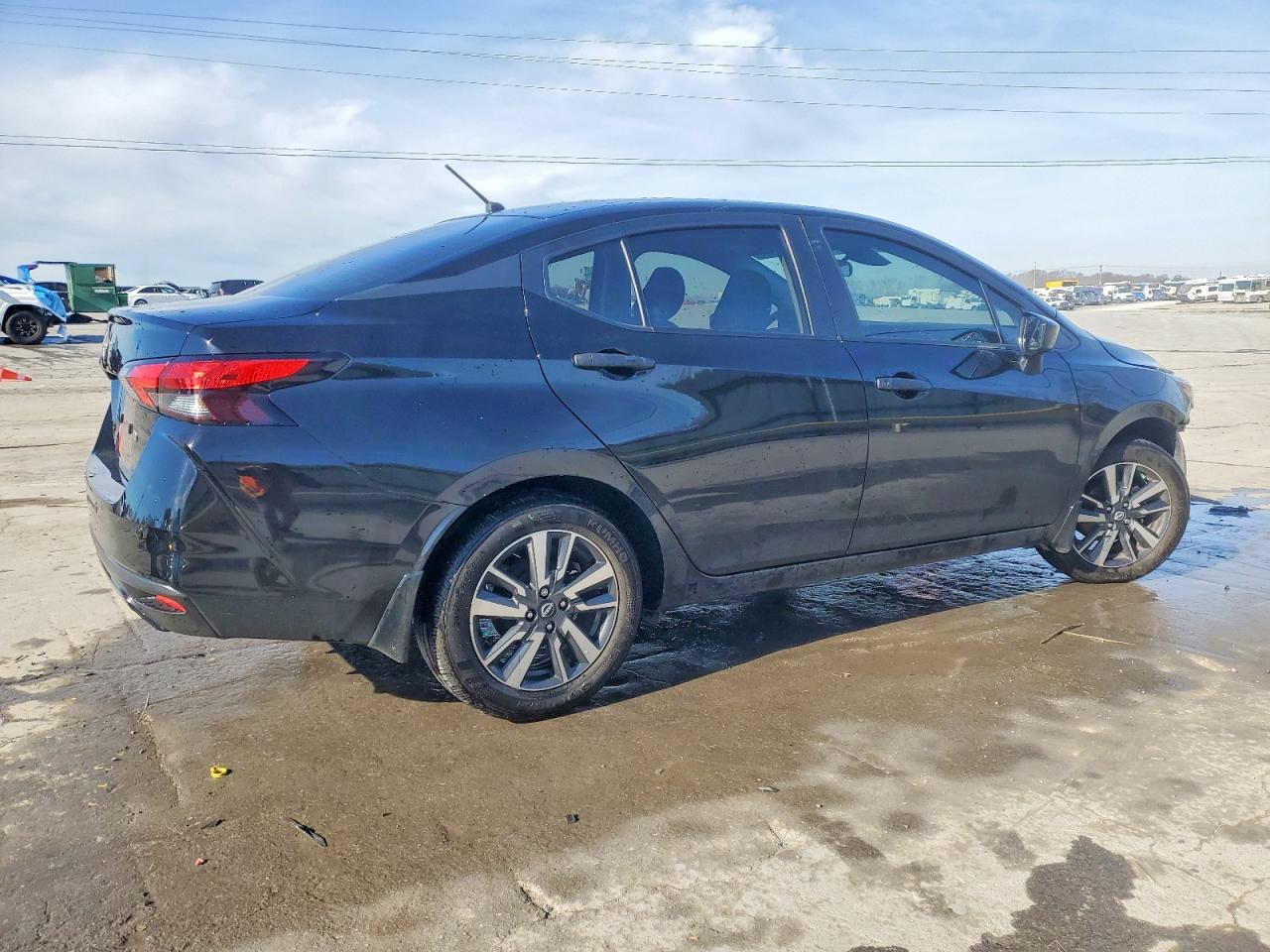 2024 NISSAN VERSA S photo 3