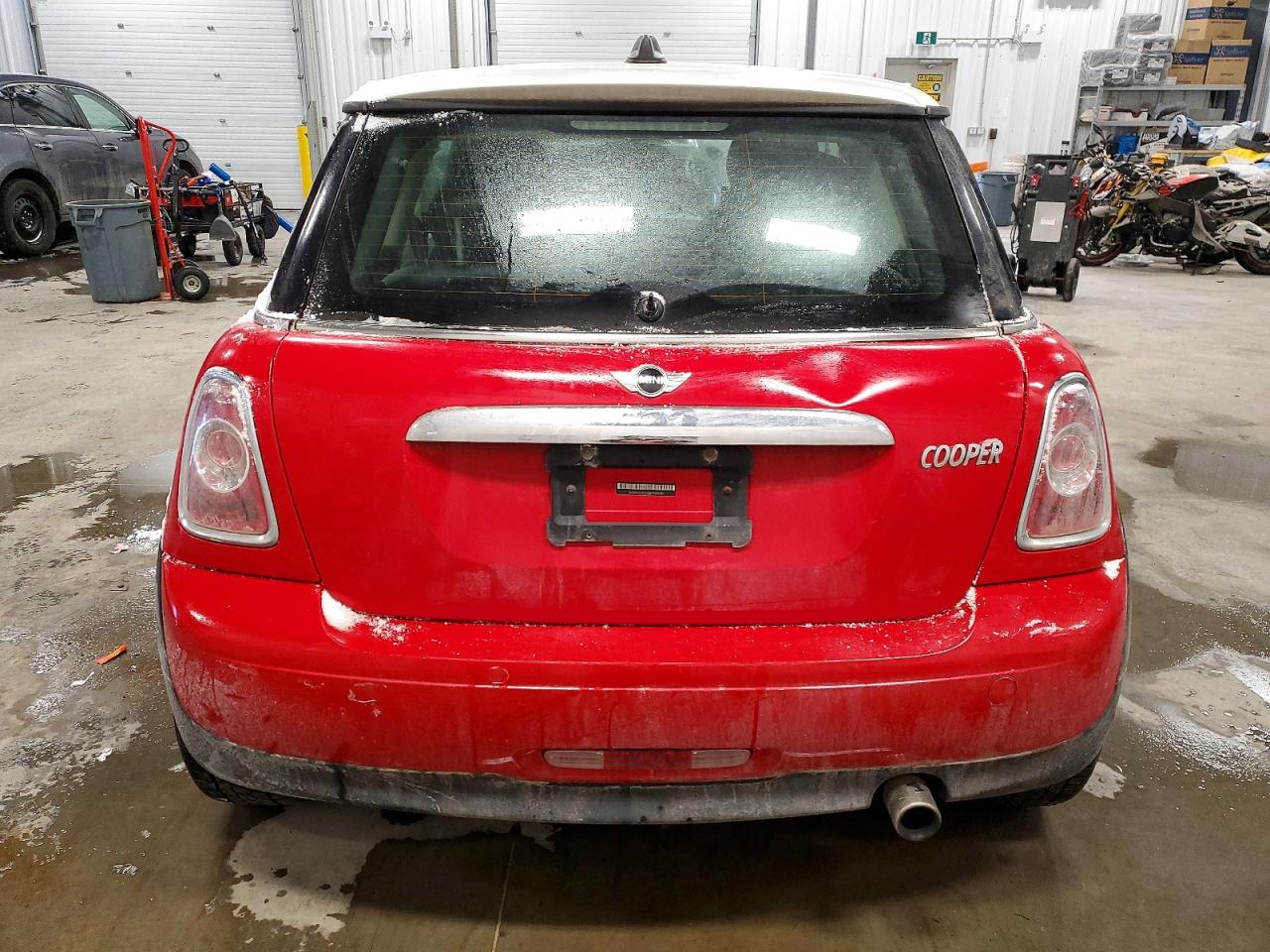 2011 MINI COOPER photo 11