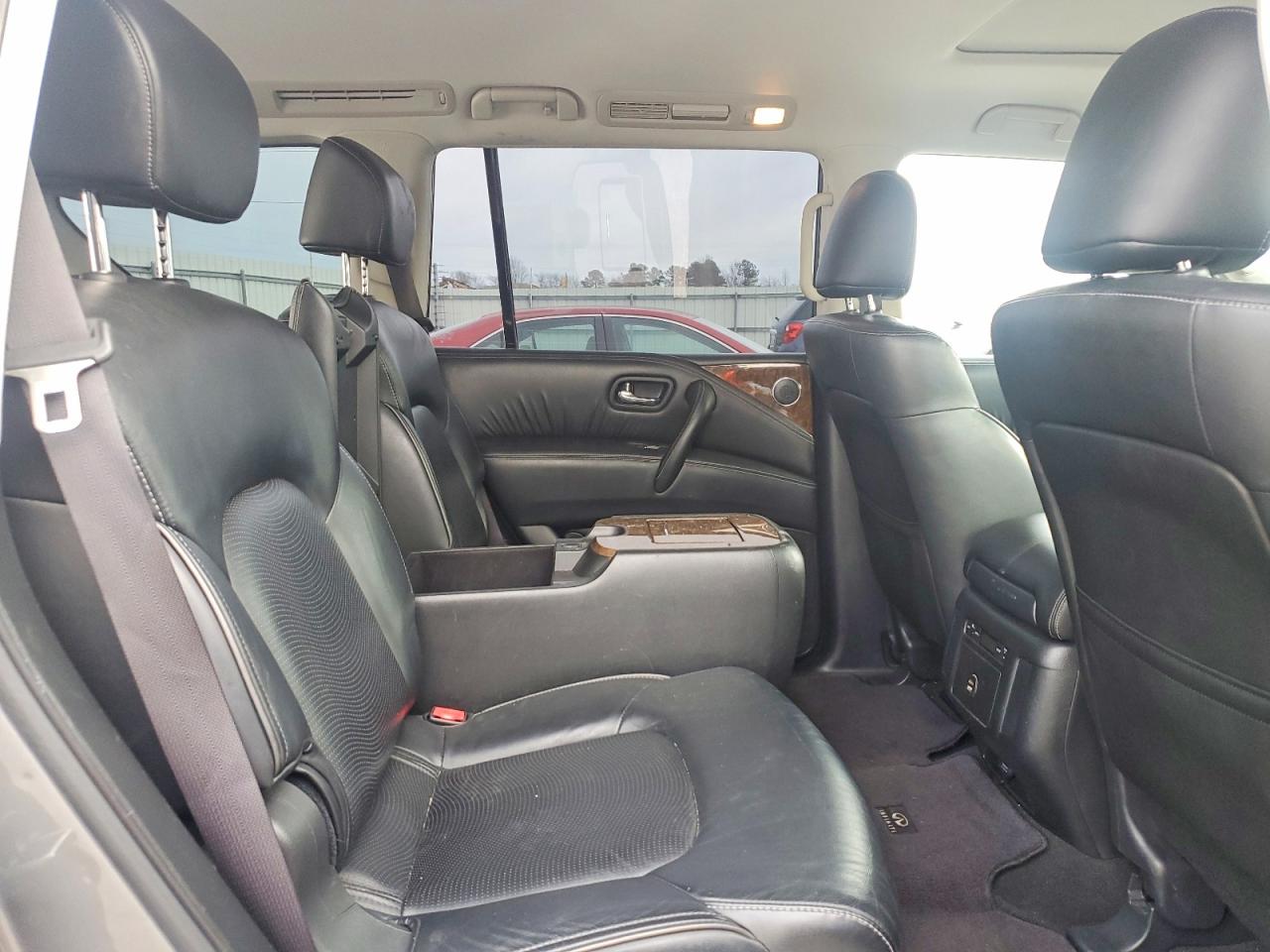 2017 INFINITI QX80 BASE photo 11